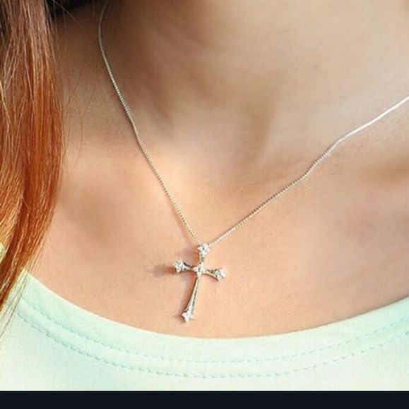 Gorgeous Silver Cross with Swarovski Crystals - Picture 5 of 9